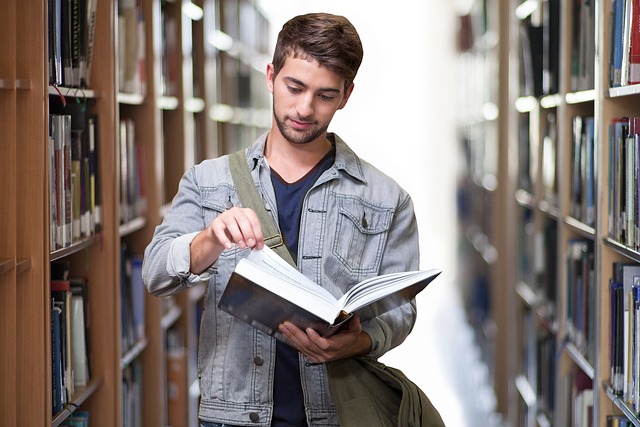 ¿Estudiar y trabajar?: 6 claves para lograrlo con éxito ¿Estudiar y trabajar?: 6 claves para lograrlo con éxito